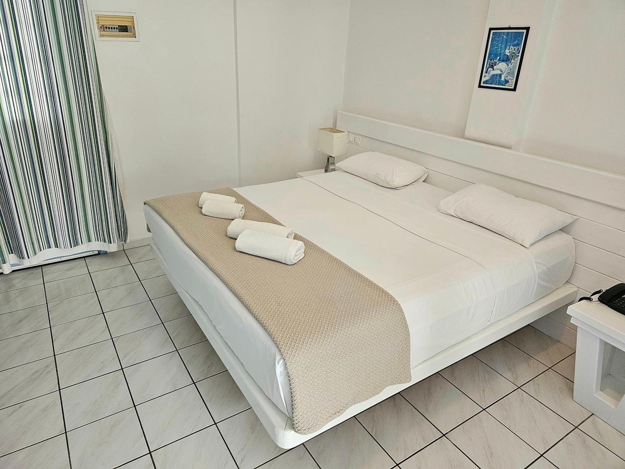 Meltemi Village Hotel Perissa  Bagian luar foto